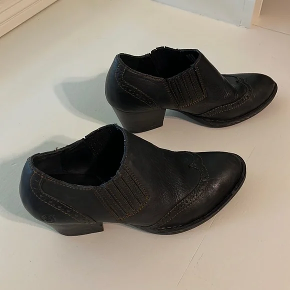 Born Ankle Boot-Leather - Picture 1 of 6